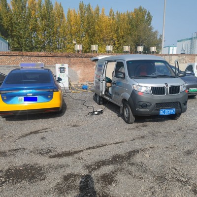 淄博張店道路救援：新能源電動汽車缺電現(xiàn)場移動充電